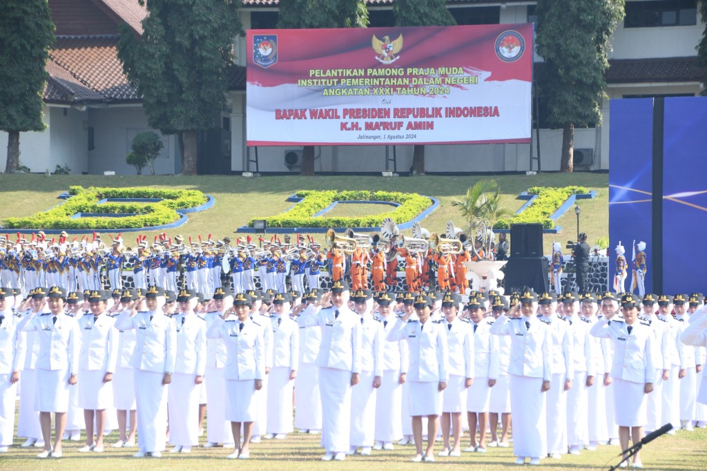 Pelantikan Kelulusan Pamong Praja Muda IPDN Angkatan XXXI di Lapangan Abdi Praja IPDN Kampus Jatinangor